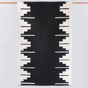 La Cima Accent Rug - Black
